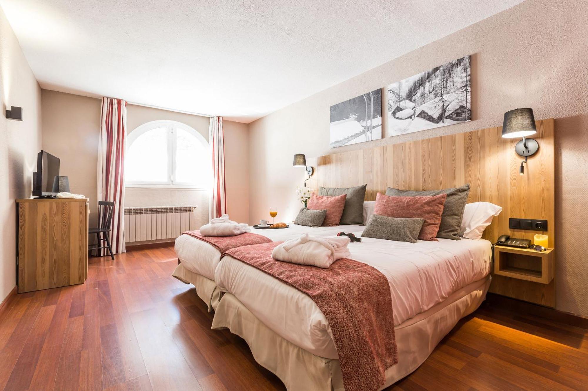 Hotel Grand Pas Pas de la Casa Kültér fotó