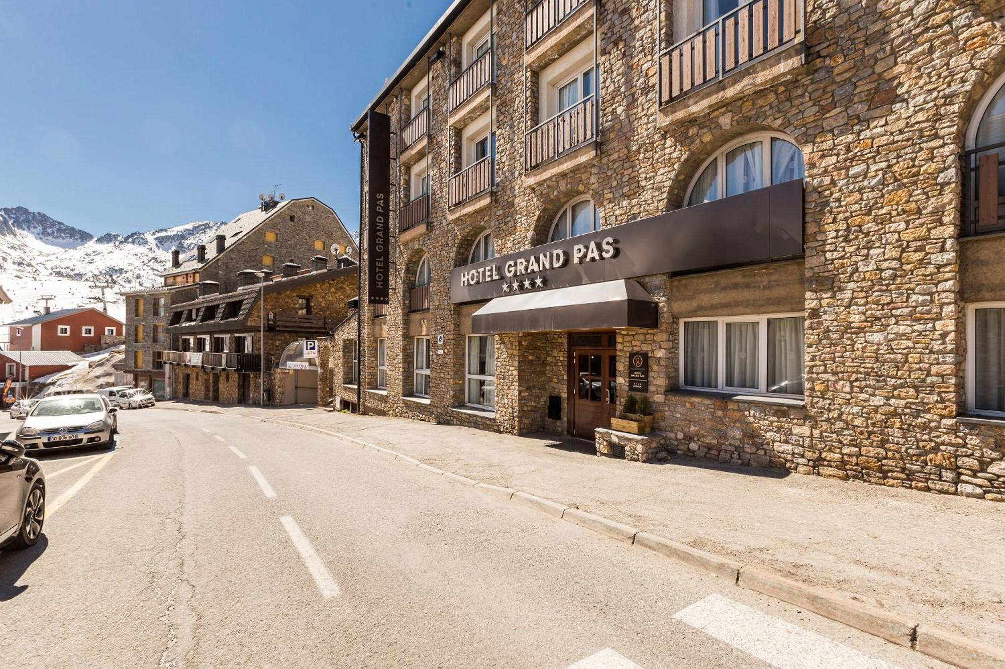 Hotel Grand Pas Pas de la Casa Kültér fotó