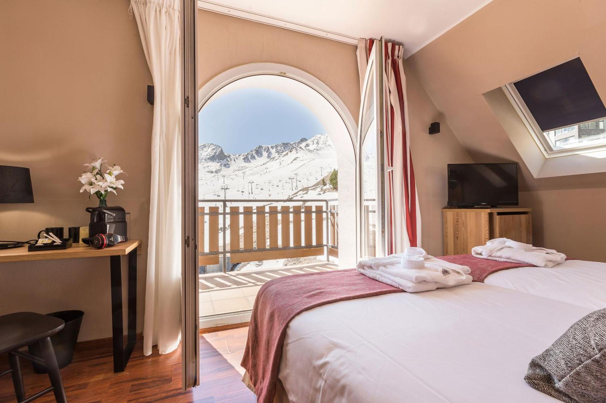 Hotel Grand Pas Pas de la Casa Kültér fotó