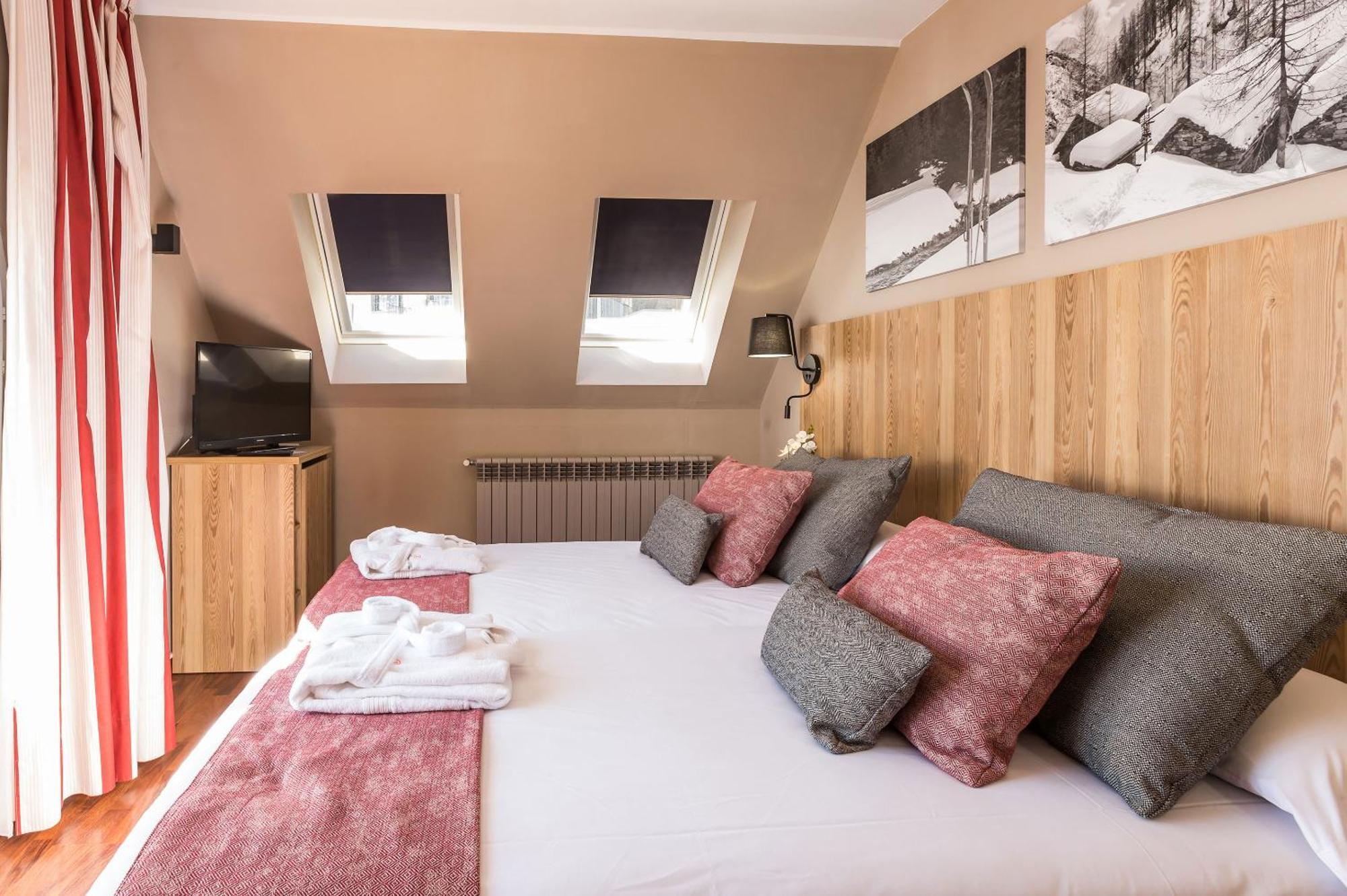 Hotel Grand Pas Pas de la Casa Kültér fotó